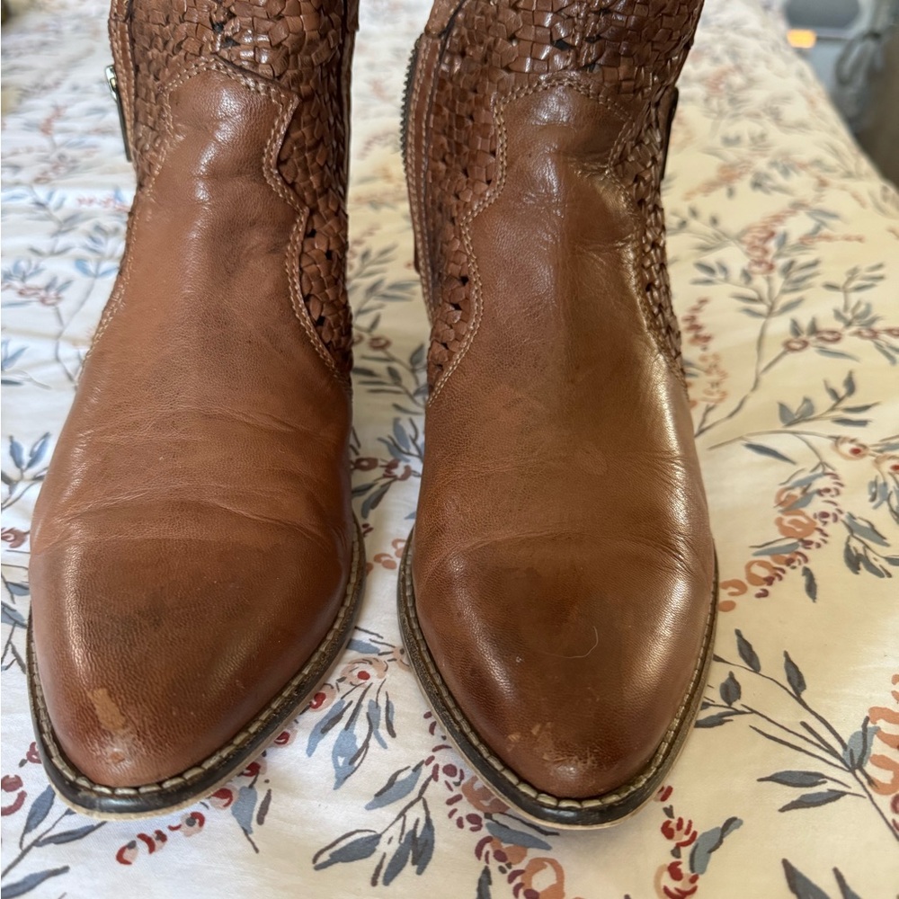 Seychelles Brown Ankle Booties with Elegant Detailing